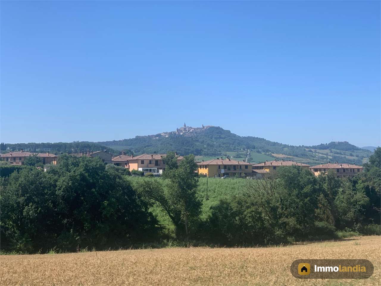 Terreno edificabile con vista panoramica su Todi