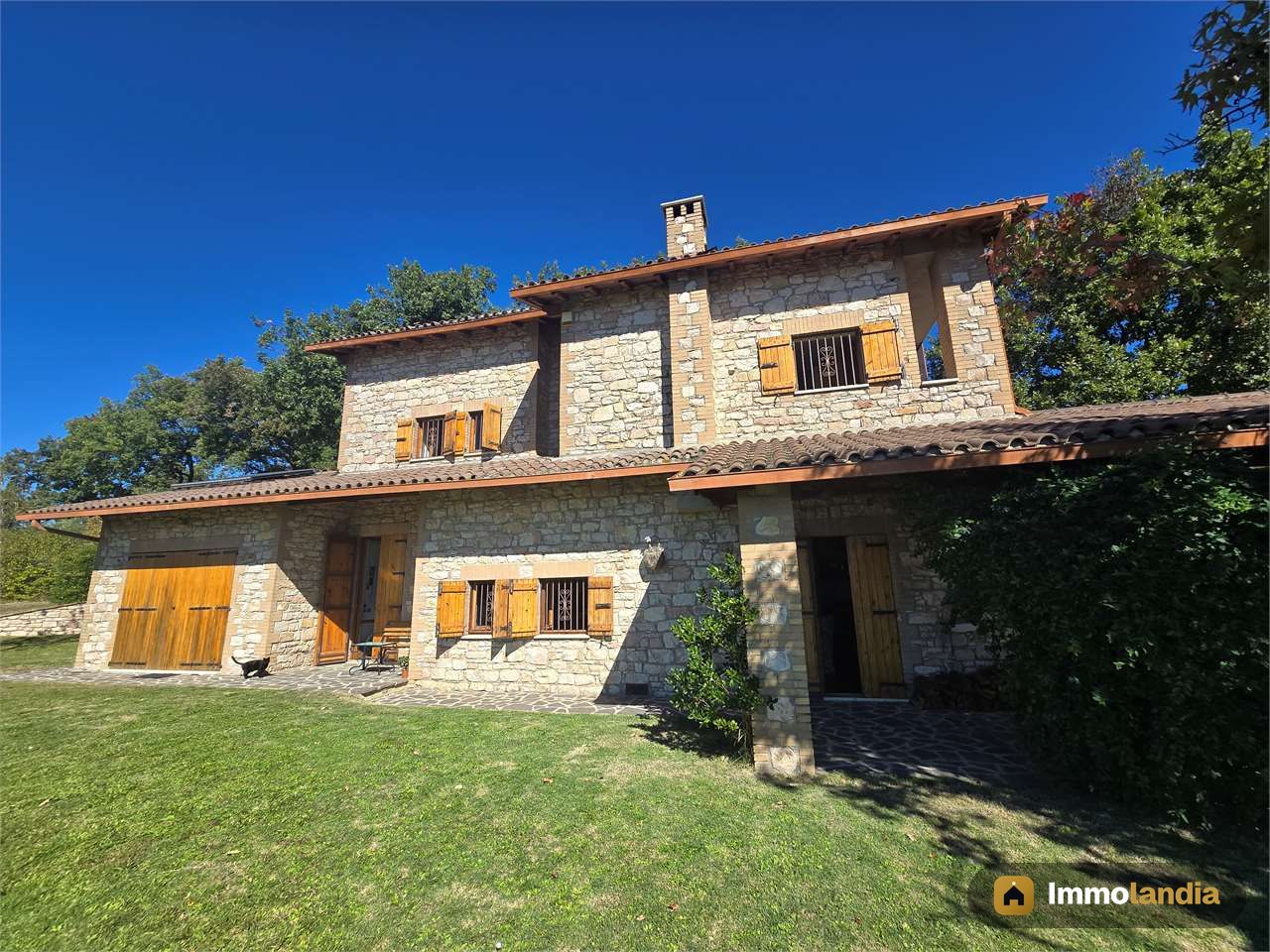 Casolare in pietra panoramico