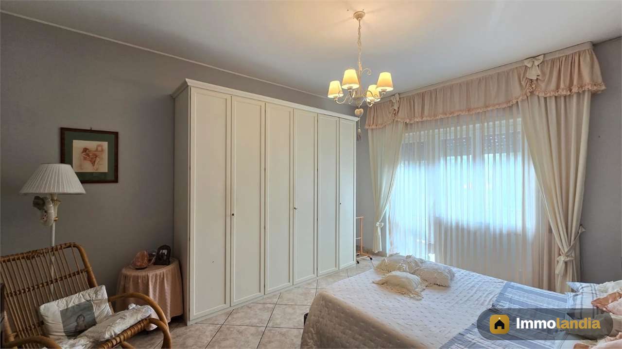 Ampio appartamento ristrutturato con garage e terrazzi – Tavernelle di Panicale