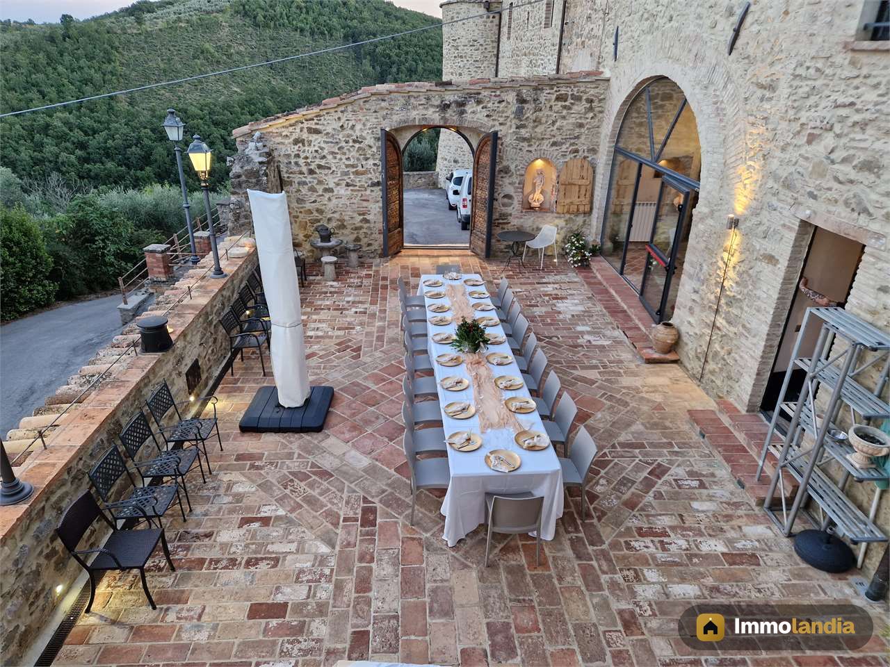Prestigioso complesso immobiliare storico con affreschi del Perugino – Montevibiano Nuovo, Marsciano