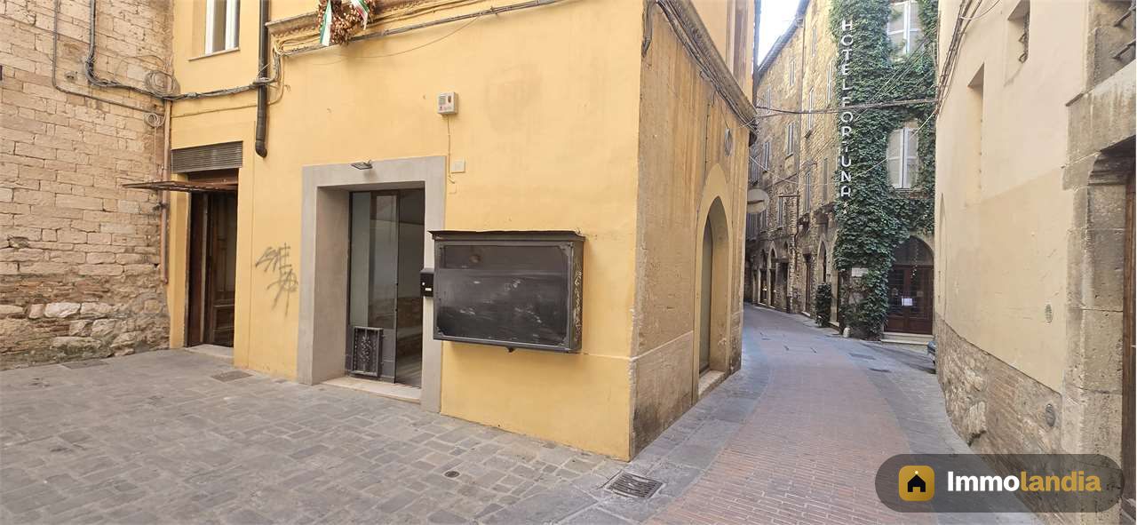 Perugia Negozio in centro in locazione